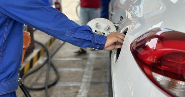 Giá xăng dầu hôm nay 17.4.2026: Giá dầu thô hồi phục