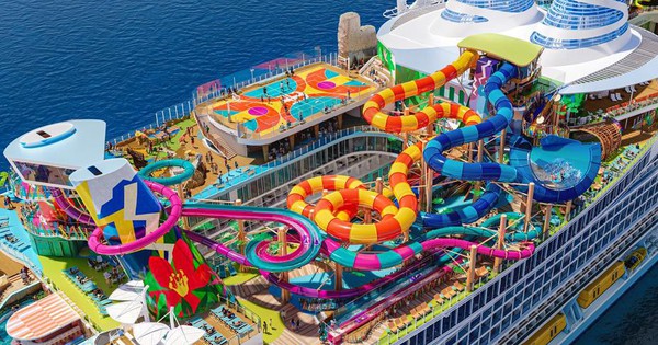 Siêu du thuyền lớn nhất thế giới - gấp 5 lần Titanic chuẩn bị ra khơi