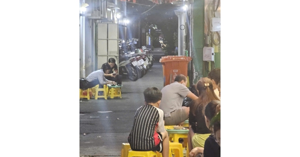 Buôn bán lấn chiếm hẻm