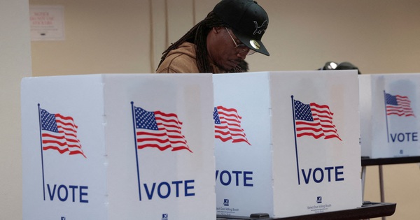 Chính quyền ông Trump lật lại kết quả bầu cử cũ