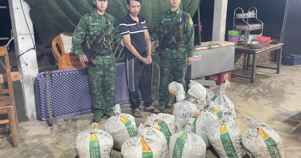 Quảng Ngãi: Bắt quả tang vụ vận chuyển gần 400 kg nghi vật liệu nổ