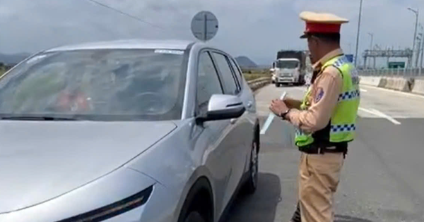 Xe chạy 103 km/h trên cao tốc, tài xế không bằng lái bị phạt 118,5 triệu