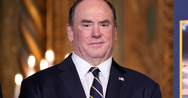 Bộ trưởng Hải quân Mỹ từ chức