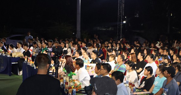 Làn Sóng Xanh 'đánh thức' ký ức một thời