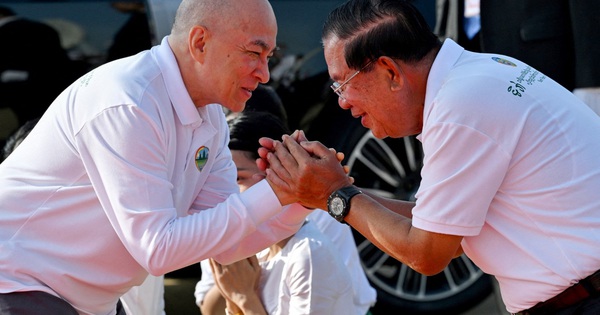 Ông Hun Sen báo tình hình Quốc vương Campuchia sau phẫu thuật ung thư tại Trung Quốc