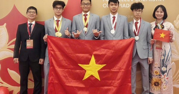 Học sinh Việt Nam giành 2 huy chương vàng kỳ thi hóa học 'khó nhất hành tinh'
