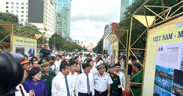 Triển lãm ảnh 'Việt Nam - một dải non sông' tại TP.HCM