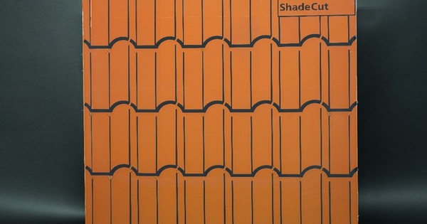 Lớp phủ đặc biệt biến pin mặt trời thành mái ngói đầy màu sắc