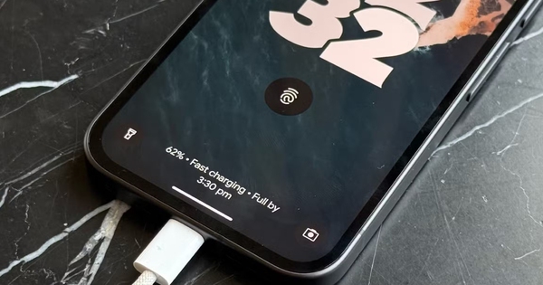 Một thói quen sạc pin điện thoại có thể phá hỏng cả chuyến du lịch