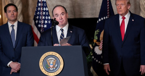 Tổng thống Trump nêu lý do Bộ trưởng Hải quân Mỹ mất chức