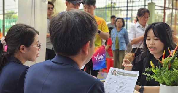 Đi phỏng vấn, trúng tuyển ngân hàng ngay tại ngày hội việc làm TP.HCM