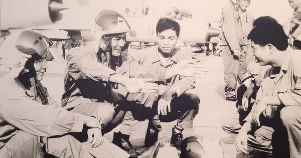 Nhớ 30.4 qua ảnh của nghệ sĩ Lâm Hồng Long, Đoàn Công Tính