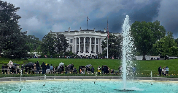 Nước Mỹ giữa chia rẽ: Tổng thống Trump trước sức ép bị “quay xe”