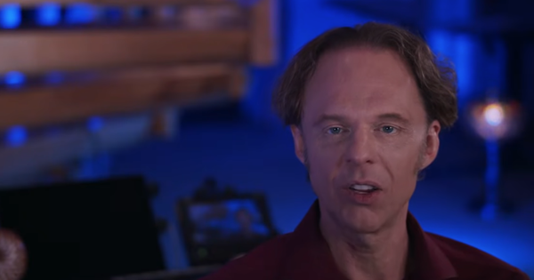 Nhà nghiên cứu UFO nổi tiếng của Mỹ chết bất thình lình