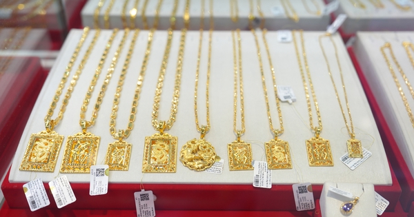 Giá vàng sáng 25.4 bật tăng, chênh thế giới hơn 19 triệu/lượng