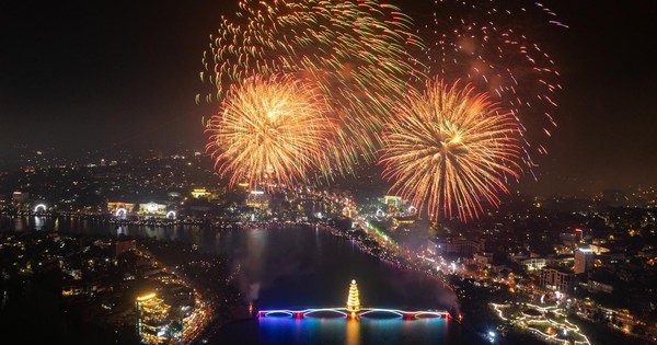 Chiêm ngưỡng pháo hoa rực sáng Phú Thọ dịp Giỗ tổ Hùng Vương 2026