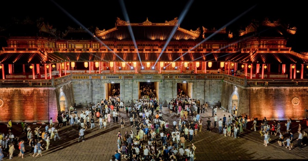 Đại nội Huế mở cửa miễn phí đón du khách chiêm ngưỡng ‘Hoàng cung huyền ảo’