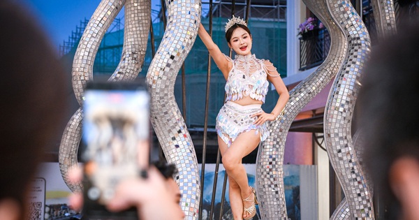 Cát Bà bùng nổ phố đêm