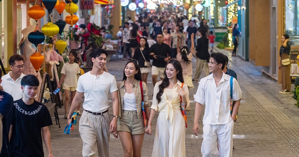 ‘Không ngủ' ở Hạ Long với siêu tổ hợp VUI-Fest