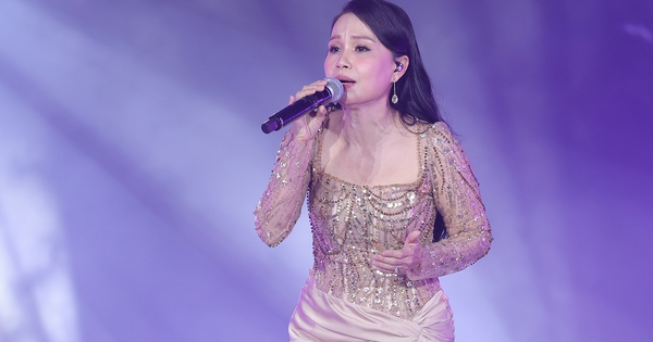 Cẩm Ly diện đầm xẻ cao, khoe dáng ở tuổi U.60