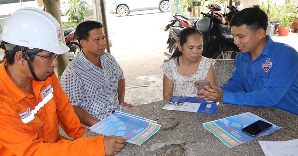 Những trái tim luôn nhiệt huyết, hết lòng vì khách hàng ở điện lực... 'nhà tôi'