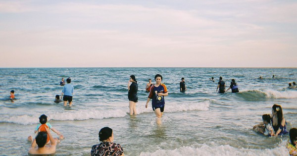 Dịp nghỉ lễ 30.4 - 1.5: Đi biển Vũng Tàu có còn lo sứa, sâu biển?