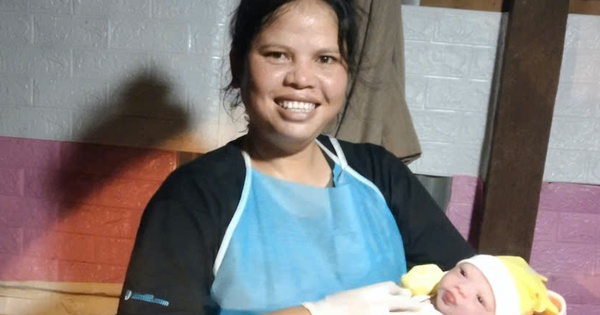 Ngọn gió lành Cô đỡ thôn bản