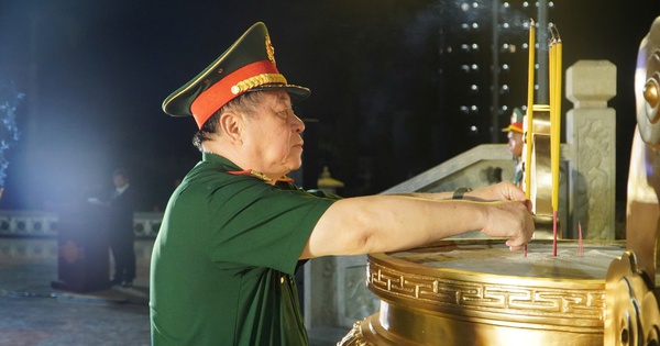 Đại tướng Nguyễn Trọng Nghĩa viếng nghĩa trang, thăm gia đình chính sách tại Gia Lai