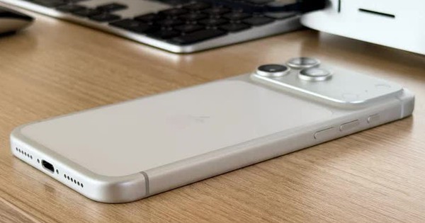 iPhone 17 và Air gặp lỗi không khởi động lại sau khi hết pin, cách khắc phục bằng sạc không dây