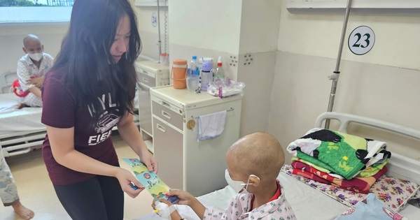 Nhóm thiện nguyện Sharing trao 208 triệu đồng hỗ trợ bệnh nhi ung thư