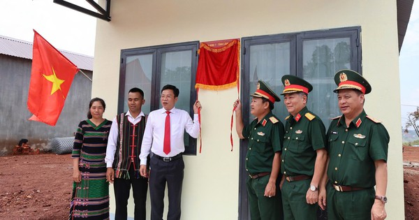 Lâm Đồng bàn giao 60 căn nhà điểm dân cư liền kề chốt dân quân biên giới