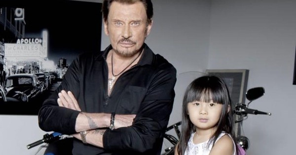 Cô bé Việt Nam được danh ca Pháp Johnny Hallyday nhận nuôi giờ ra sao?