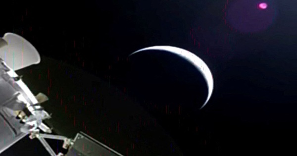 Tàu vũ trụ Orion rời quỹ đạo trái đất, hướng đến mặt trăng