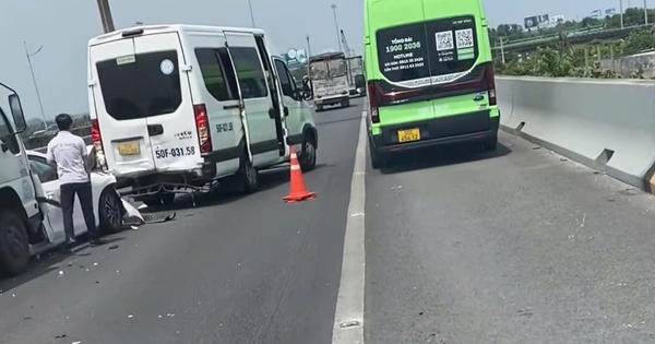 Hai vụ tai nạn liên tiếp trên cao tốc TP.HCM - Trung Lương khiến giao thông tê liệt