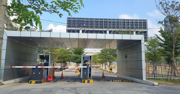 Xem pháo hoa 30.4: Gửi xe giá rẻ ở đâu?