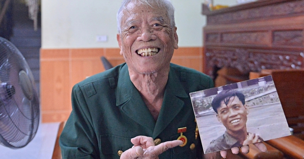 Thiếu tá Nguyễn Hữu Cử kể về 'nụ cười chiến thắng' tại Dinh Độc Lập