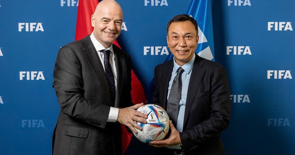 Chủ tịch VFF Trần Quốc Tuấn cùng 2 lãnh đạo khác tham dự Đại hội FIFA