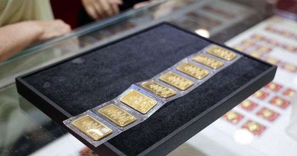 Giá vàng hôm nay 30.4.2026: Thế giới lao dốc, trong nước đắt hơn gần 21 triệu đồng