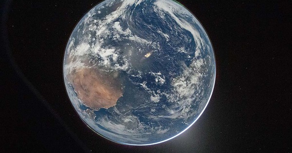 NASA công bố hình ảnh được chụp từ Artemis 2