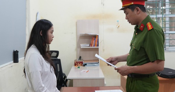 Nhóm nam nữ livestream khiêu dâm để kiếm xu quà tặng