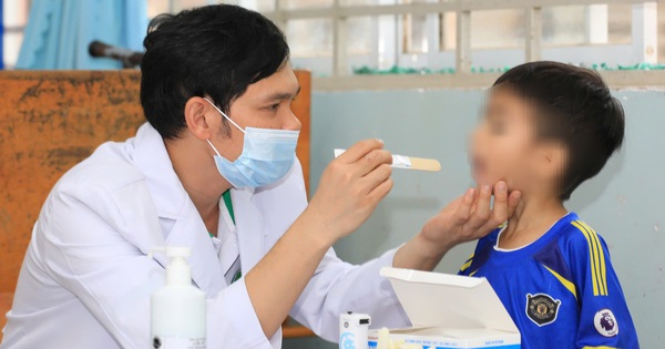 Bệnh viện Nhi đồng 2 tầm soát tim bẩm sinh cho 500 trẻ em tại xã Phú Giáo