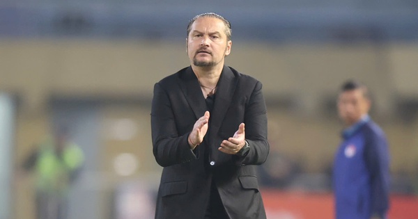 Thể Công Viettel hòa nghẹt thở SLNA trên sân Vinh, níu kéo cơ hội đua vô địch V-League