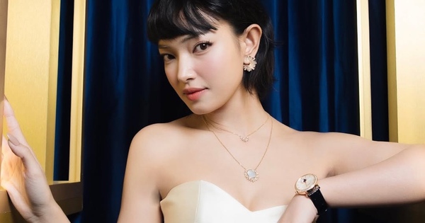 Nâng tầm phong cách với sức hút dịu dàng từ vòng cổ  xà cừ