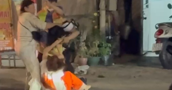 Vượt rào chắn khi tàu hỏa đang đến gần, còn hành hung nhân viên gác chắn