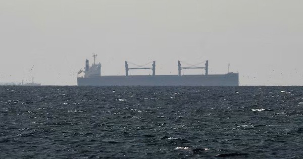 Thế giới thấp thỏm cùng eo biển Hormuz trước giờ G