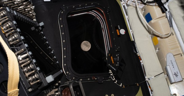 Phi thuyền NASA vào vùng không gian mặt trăng, sắp lập kỷ lục