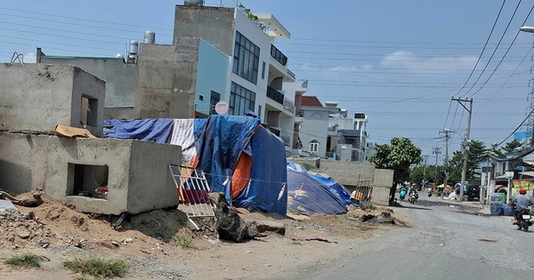 Thi công đường quá chậm, gây khó khăn cho người dân