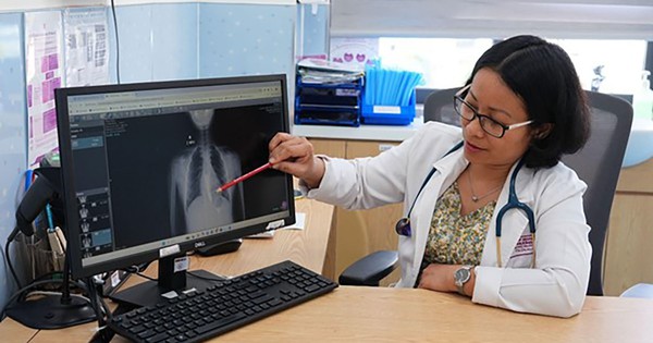 Uống nước cũng nghẹn, bé trai 3 năm khổ vì bệnh hiếm, từng bị chẩn đoán nhầm