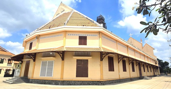 Những nhà thờ độc đáo: Kỳ bí tháp chuông 800 tấn ở nhà thờ Cái Mơn