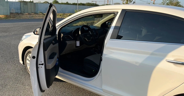 Ô tô đỗ dưới trời nắng gắt ảnh hưởng thế nào đến nội thất xe?